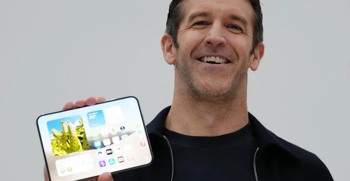 واکنش اپل به کپی‌برداری از iPhone Duo
